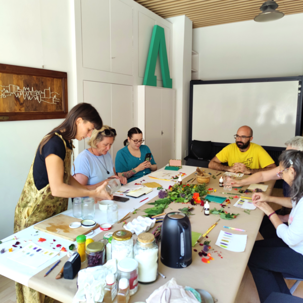Taller en Sala Taller de ANDA Cowork